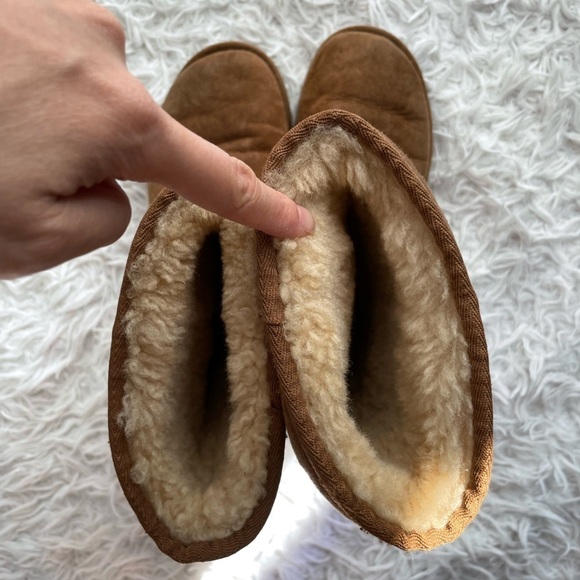 UGG classic tall fur brown boots - Picture 4 of 4